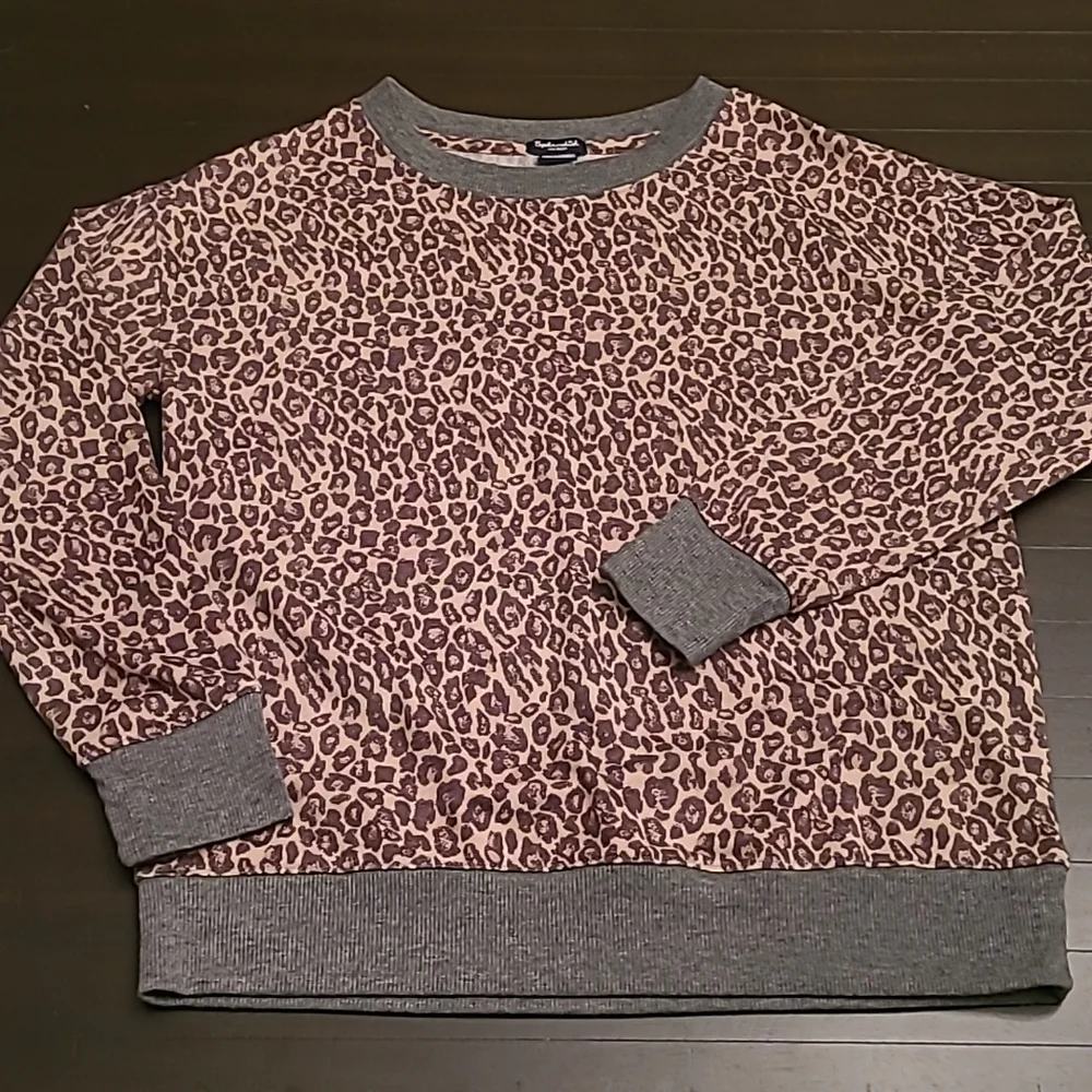 Splendid Women's XS Leopard Print Sweater